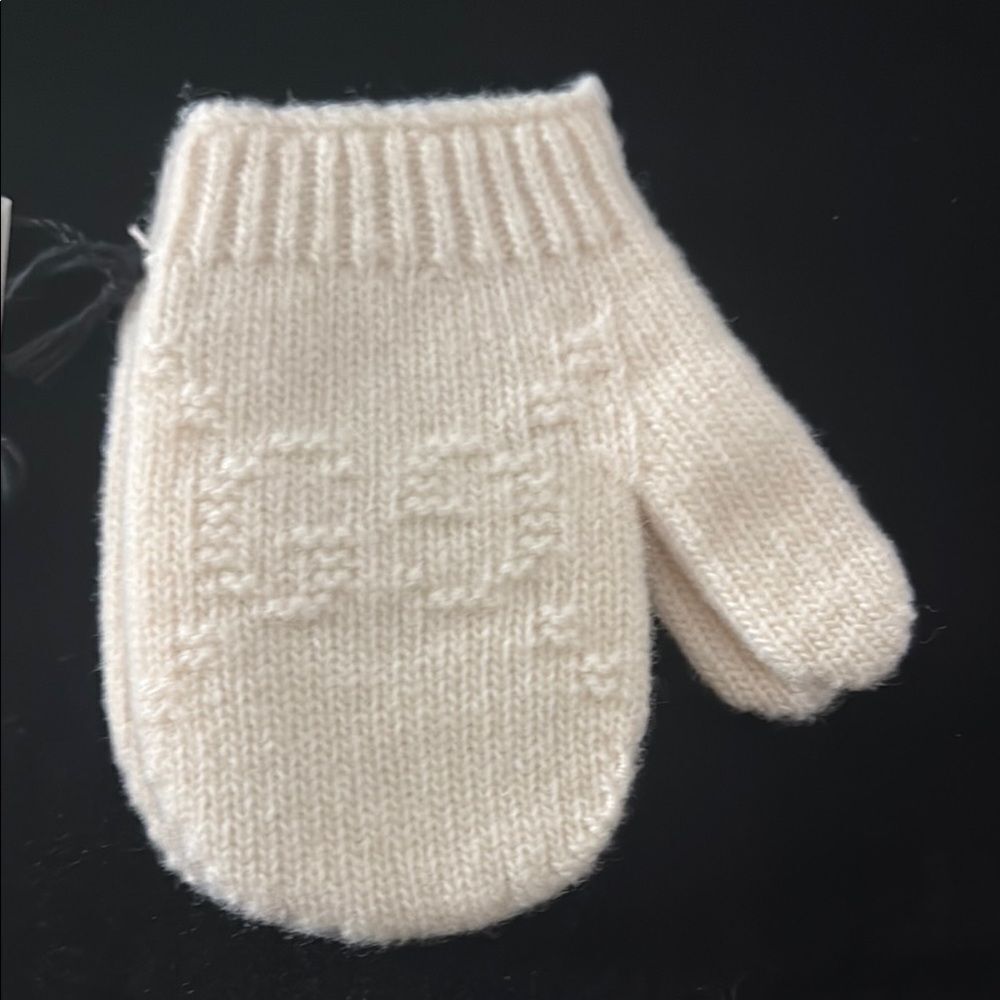Brand new with tags baby Cream Knit Mittens gloves